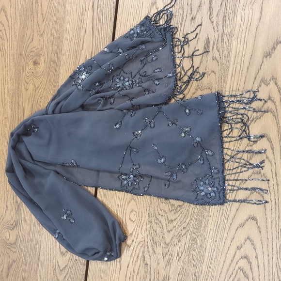 Gray sequence scarf wrap - Picture 1 of 5